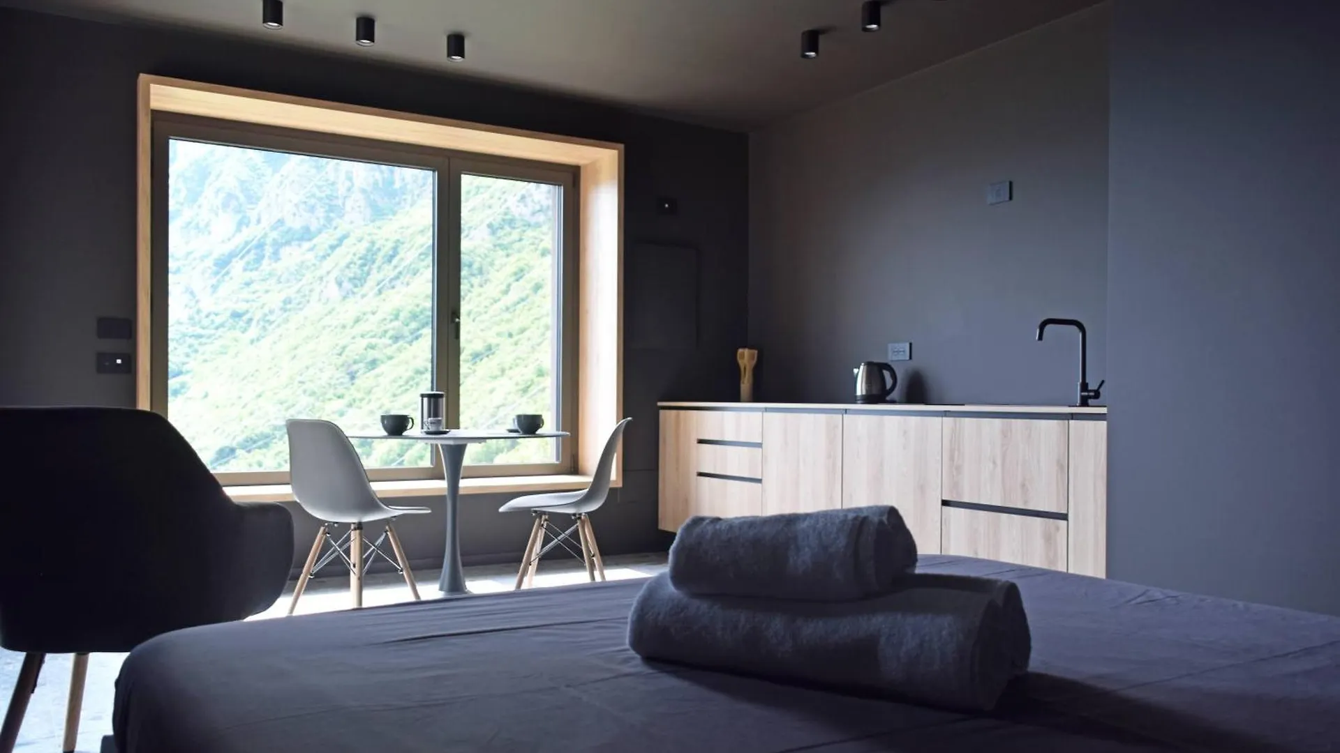 La Casa Di Cesare Hotel Rogno 0*,  Italy