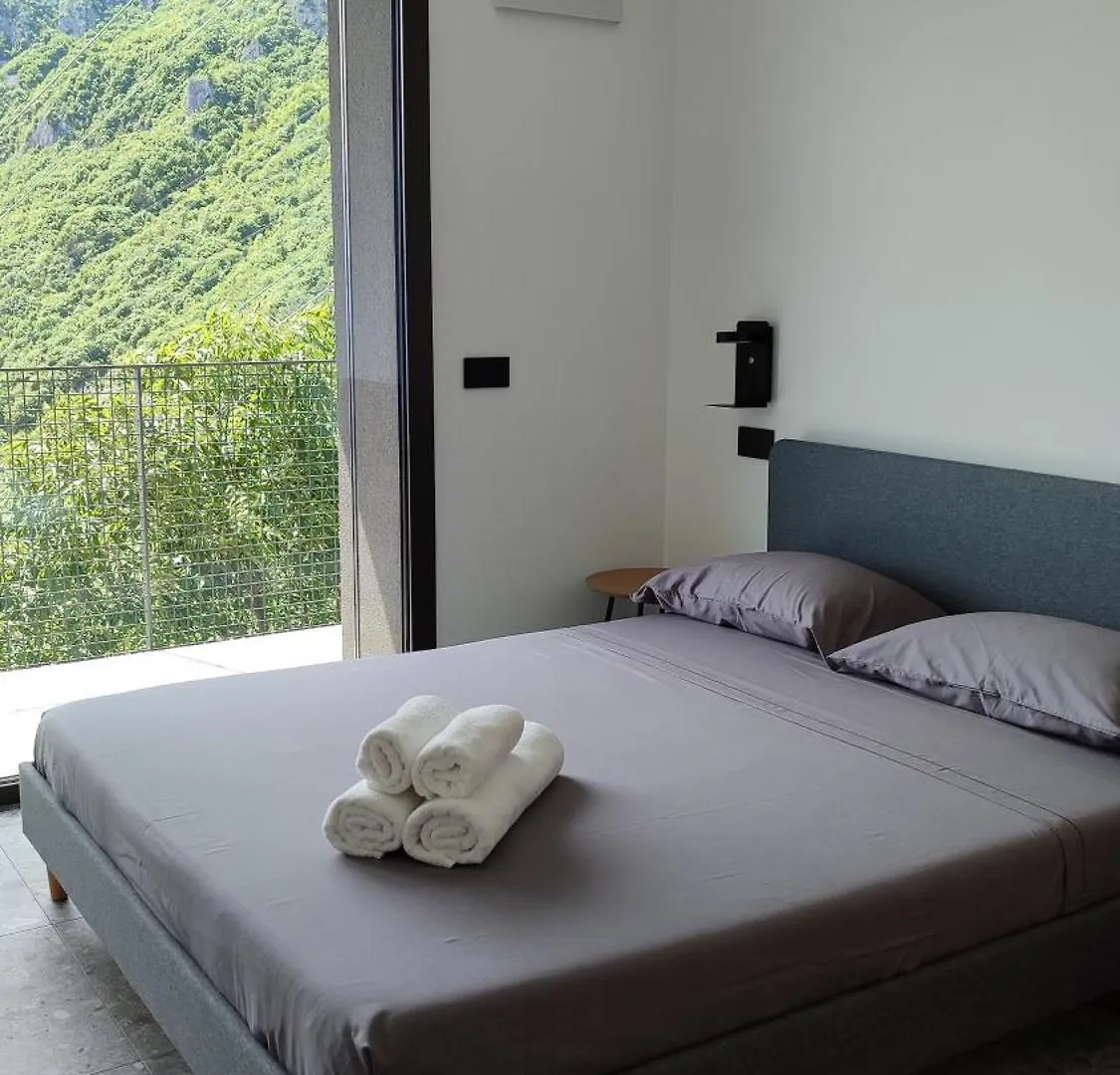 La Casa Di Cesare Hotel Rogno Guest house