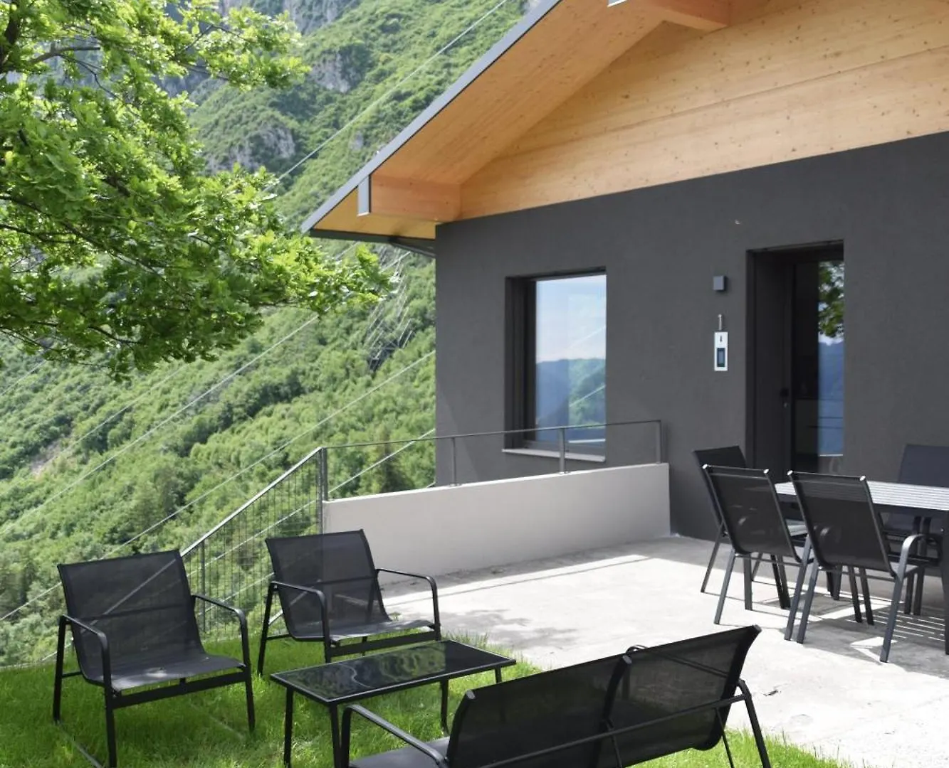La Casa Di Cesare Hotel Rogno 0*,  Italy